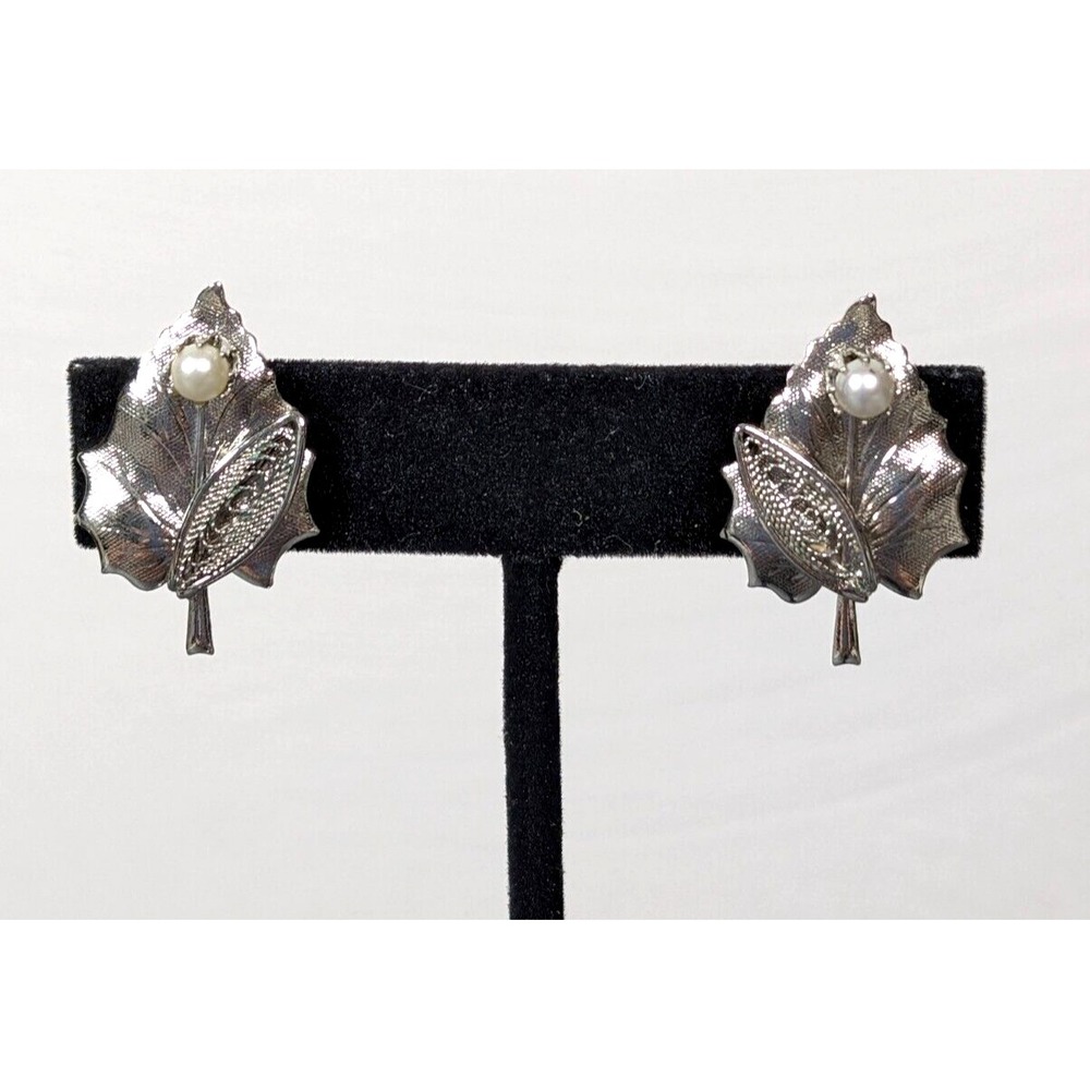 Vintage Silver Tone Filigree Leaf‎ White Faux Pearl Clip On Earrings